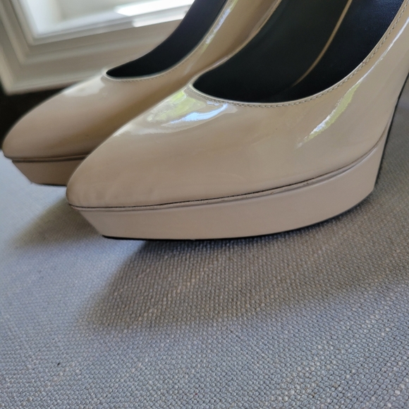 SAINT LAURENT classic heels in nude - Picture 8 of 14